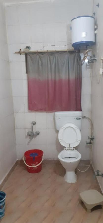 Goroomgo Viren Holiday Agra 3*