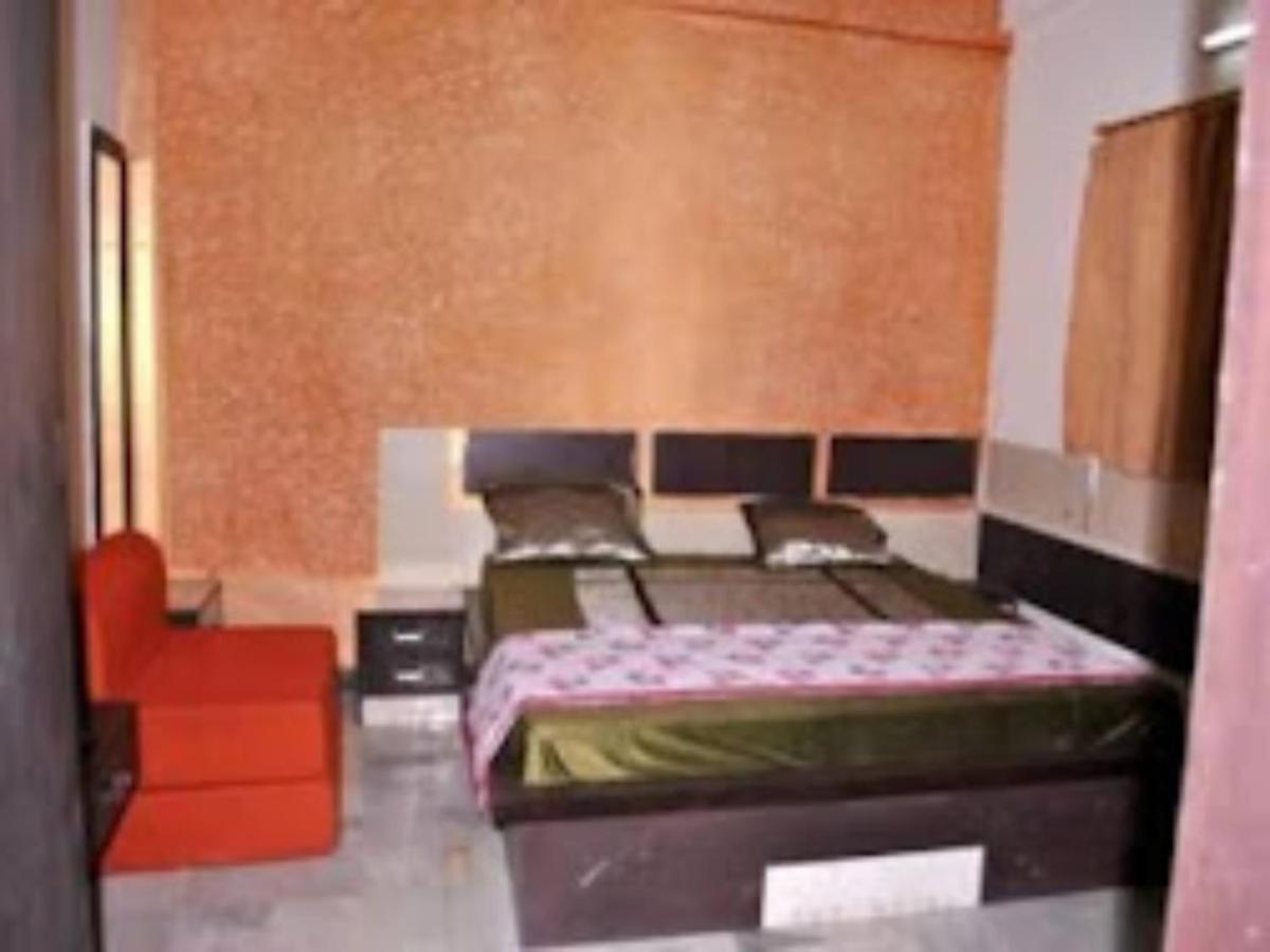 Hotel Goroomgo Viren Holiday Agra