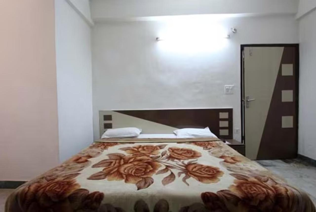 Goroomgo Viren Holiday Agra Hotel