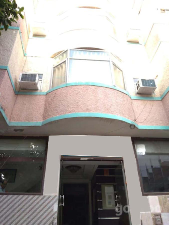 Hotel Goroomgo Viren Holiday Agra